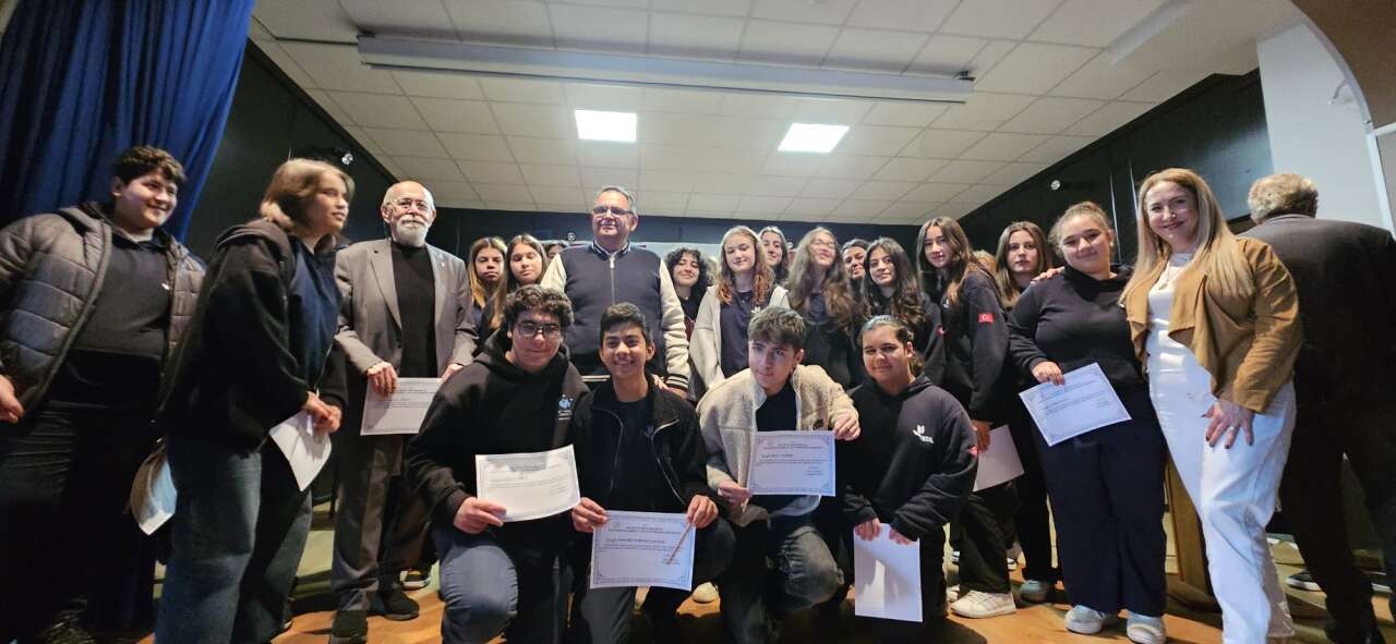 Muğla'da Mısraların Işığında Bir Akşam: Şiir ve Müziğin Büyüleyici Buluşması 6